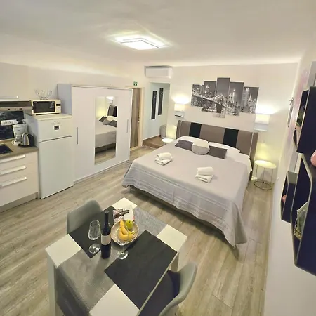 Apartman Sara *